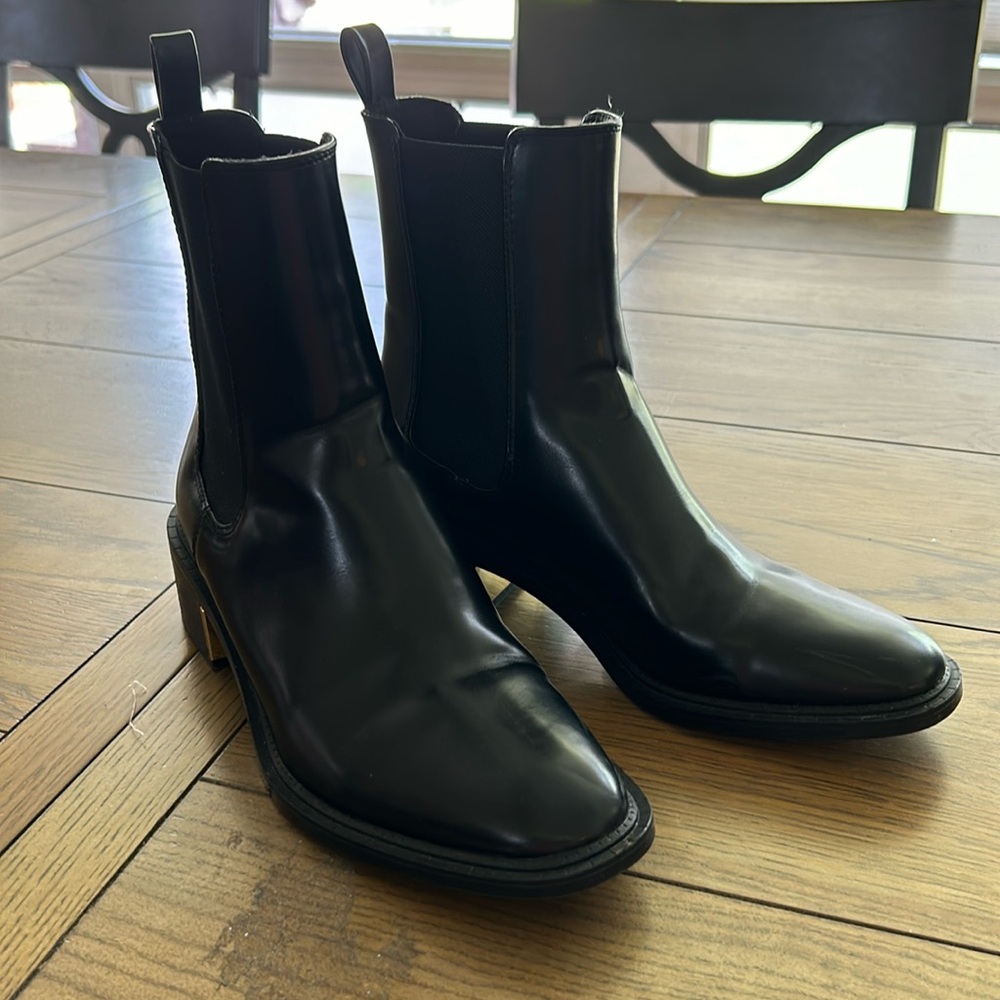 Women’s Zara black ankle booties size 38(7)